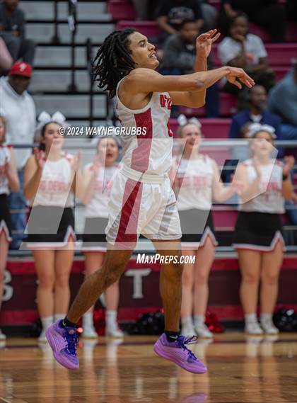 Thumbnail 2 in Jefferson vs. Chapel Hill (UIL 3A Area Playoff) photogallery.