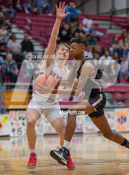 Thumbnail 1 in Jefferson vs. Chapel Hill (UIL 3A Area Playoff) photogallery.