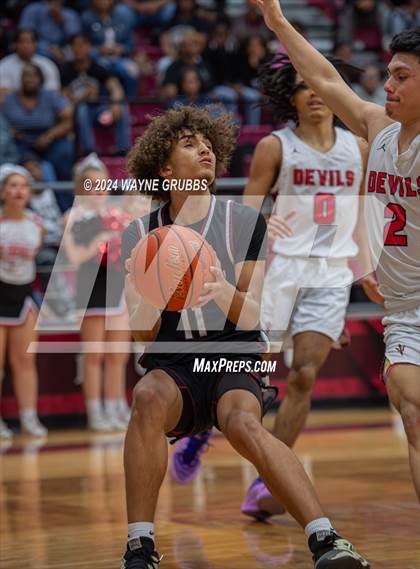 Thumbnail 3 in Jefferson vs. Chapel Hill (UIL 3A Area Playoff) photogallery.