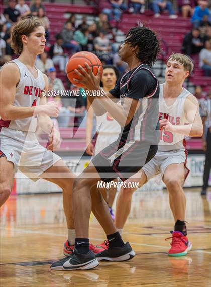 Thumbnail 1 in Jefferson vs. Chapel Hill (UIL 3A Area Playoff) photogallery.