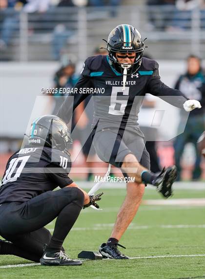 Thumbnail 2 in Lincoln vs Valley Center (CIF Div 6AA State Championship) photogallery.