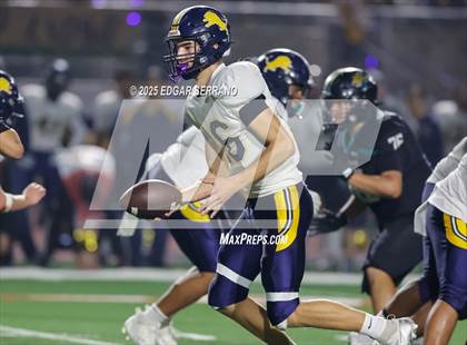 Thumbnail 3 in Lincoln vs Valley Center (CIF Div 6AA State Championship) photogallery.