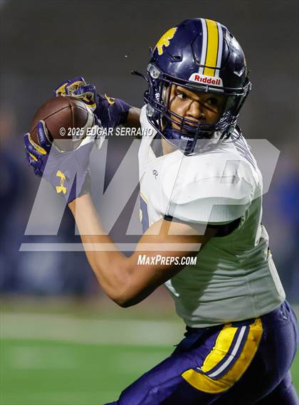 Thumbnail 3 in Lincoln vs Valley Center (CIF Div 6AA State Championship) photogallery.