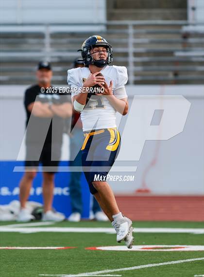 Thumbnail 2 in Lincoln vs Valley Center (CIF Div 6AA State Championship) photogallery.