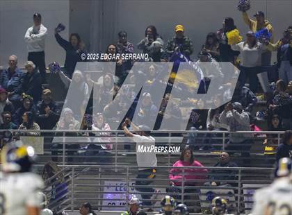 Thumbnail 3 in Lincoln vs Valley Center (CIF Div 6AA State Championship) photogallery.