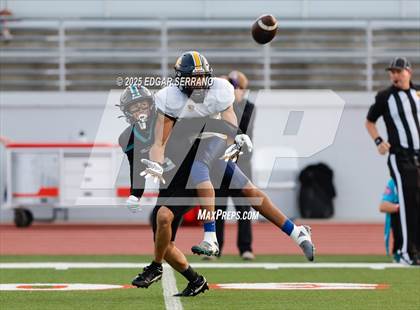 Thumbnail 2 in Lincoln vs Valley Center (CIF Div 6AA State Championship) photogallery.