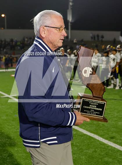 Thumbnail 1 in Lincoln vs Valley Center (CIF Div 6AA State Championship) photogallery.