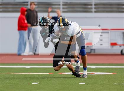 Thumbnail 2 in Lincoln vs Valley Center (CIF Div 6AA State Championship) photogallery.