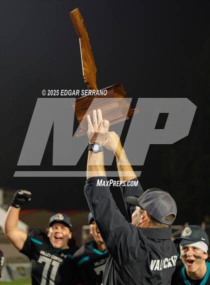 Thumbnail 2 in Lincoln vs Valley Center (CIF Div 6AA State Championship) photogallery.