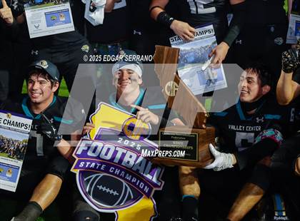 Thumbnail 3 in Lincoln vs Valley Center (CIF Div 6AA State Championship) photogallery.