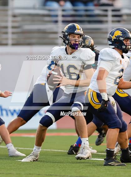 Thumbnail 1 in Lincoln vs Valley Center (CIF Div 6AA State Championship) photogallery.