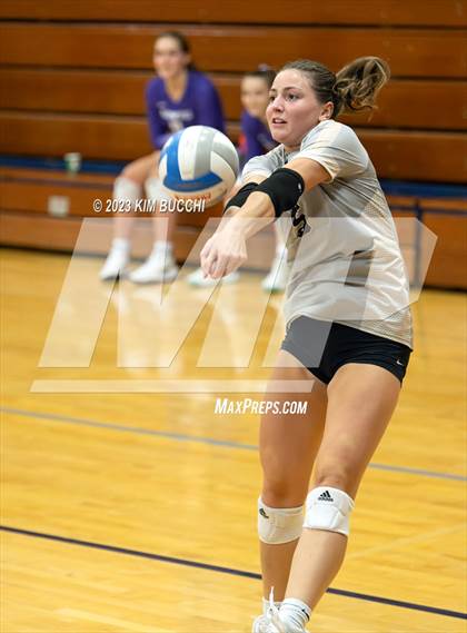 Thumbnail 2 in L'Anse Creuse North @ Grosse Pointe South photogallery.