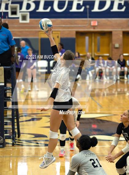 Thumbnail 2 in L'Anse Creuse North @ Grosse Pointe South photogallery.