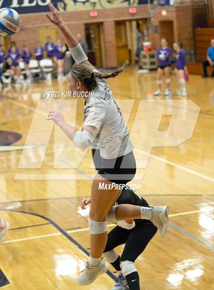 Thumbnail 2 in L'Anse Creuse North @ Grosse Pointe South photogallery.