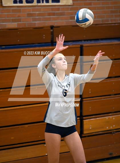 Thumbnail 3 in L'Anse Creuse North @ Grosse Pointe South photogallery.