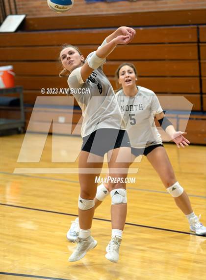 Thumbnail 3 in L'Anse Creuse North @ Grosse Pointe South photogallery.