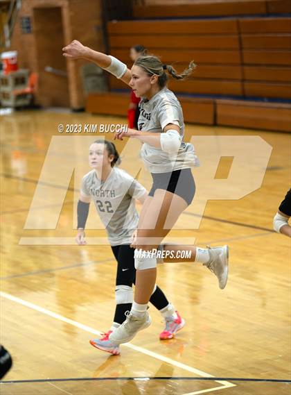 Thumbnail 2 in L'Anse Creuse North @ Grosse Pointe South photogallery.