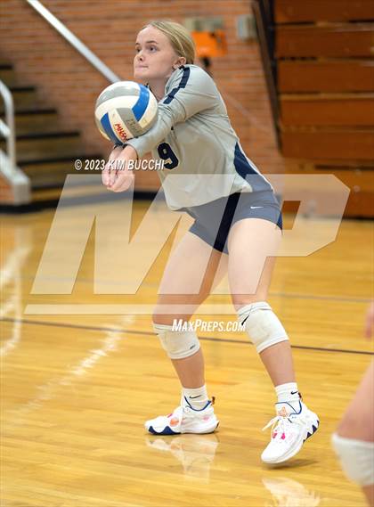 Thumbnail 1 in L'Anse Creuse North @ Grosse Pointe South photogallery.
