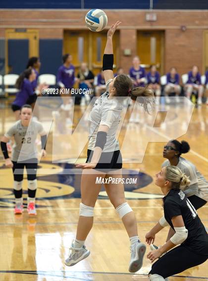 Thumbnail 3 in L'Anse Creuse North @ Grosse Pointe South photogallery.