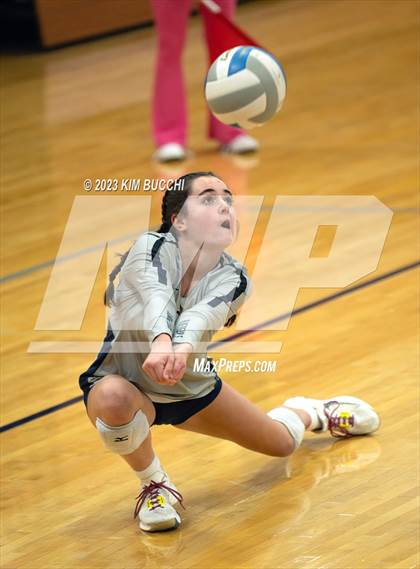 Thumbnail 3 in L'Anse Creuse North @ Grosse Pointe South photogallery.