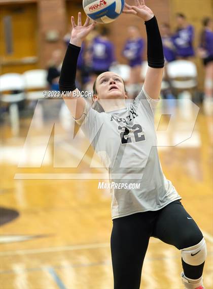 Thumbnail 1 in L'Anse Creuse North @ Grosse Pointe South photogallery.