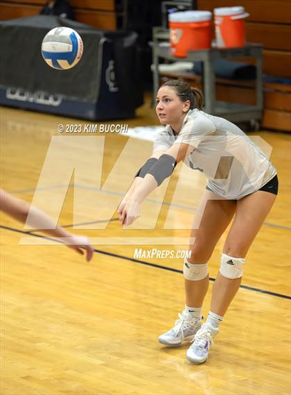 Thumbnail 2 in L'Anse Creuse North @ Grosse Pointe South photogallery.