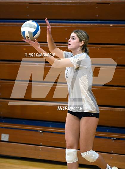 Thumbnail 1 in L'Anse Creuse North @ Grosse Pointe South photogallery.