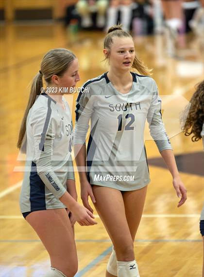 Thumbnail 2 in L'Anse Creuse North @ Grosse Pointe South photogallery.