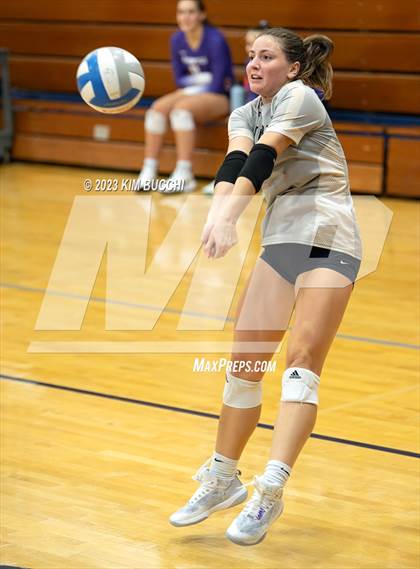 Thumbnail 1 in L'Anse Creuse North @ Grosse Pointe South photogallery.