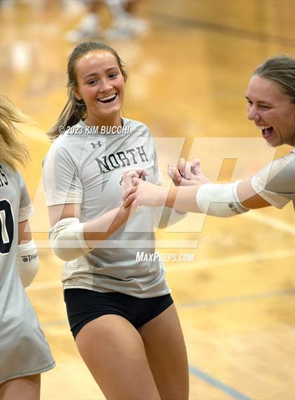 Thumbnail 3 in L'Anse Creuse North @ Grosse Pointe South photogallery.