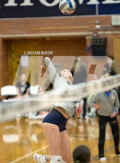 Thumbnail 2 in L'Anse Creuse North @ Grosse Pointe South photogallery.