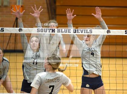 Thumbnail 2 in L'Anse Creuse North @ Grosse Pointe South photogallery.