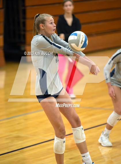 Thumbnail 1 in L'Anse Creuse North @ Grosse Pointe South photogallery.
