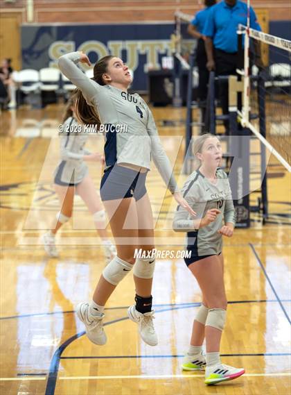 Thumbnail 2 in L'Anse Creuse North @ Grosse Pointe South photogallery.