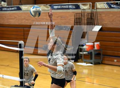 Thumbnail 3 in L'Anse Creuse North @ Grosse Pointe South photogallery.