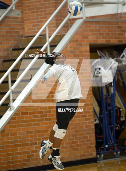 Thumbnail 3 in L'Anse Creuse North @ Grosse Pointe South photogallery.
