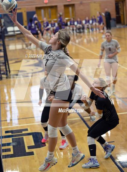Thumbnail 2 in L'Anse Creuse North @ Grosse Pointe South photogallery.
