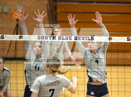 Thumbnail 1 in L'Anse Creuse North @ Grosse Pointe South photogallery.