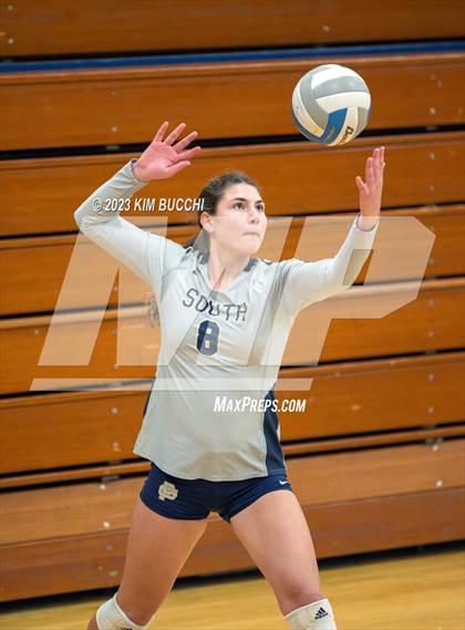 Thumbnail 1 in L'Anse Creuse North @ Grosse Pointe South photogallery.