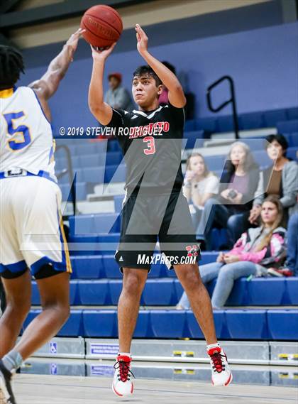 Thumbnail 2 in Grant vs. Modesto photogallery.