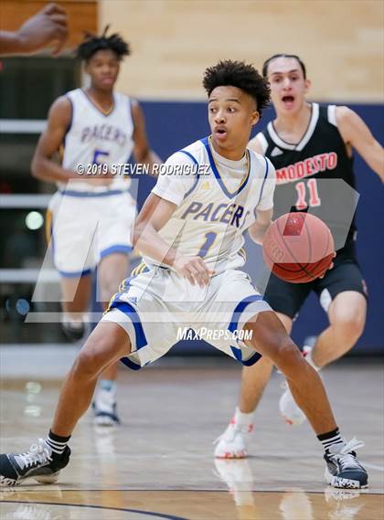 Thumbnail 3 in Grant vs. Modesto photogallery.