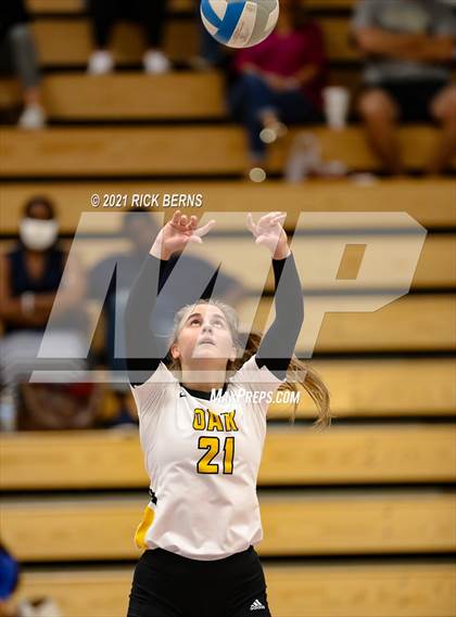 Thumbnail 2 in Grand Oaks vs Klein Oak photogallery.