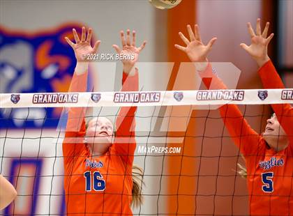 Thumbnail 3 in Grand Oaks vs Klein Oak photogallery.