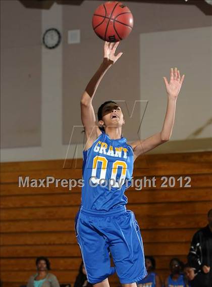 Thumbnail 2 in Grant vs. Valley (Coaches vs. Cancer) photogallery.