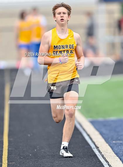 Thumbnail 2 in IHSAA Delta Sectionals (400 Meter)  photogallery.