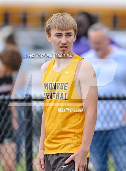Thumbnail 2 in IHSAA Delta Sectionals (400 Meter)  photogallery.