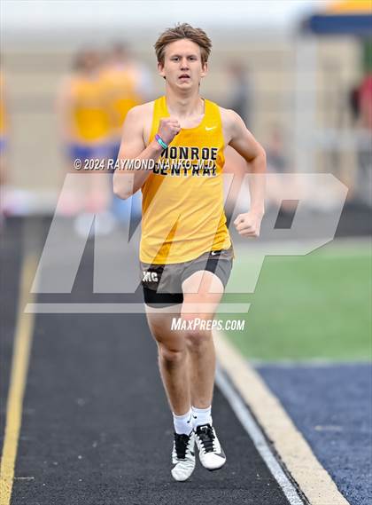 Thumbnail 1 in IHSAA Delta Sectionals (400 Meter)  photogallery.