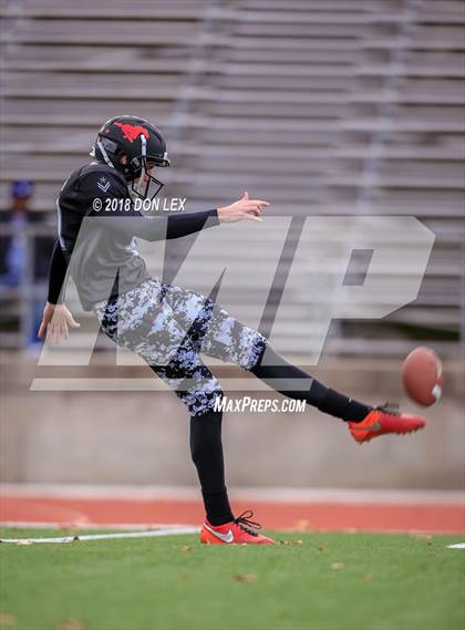 Thumbnail 3 in JPS Senior Football Classic (ALL-STARS) photogallery.