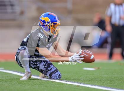 Thumbnail 1 in JPS Senior Football Classic (ALL-STARS) photogallery.