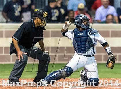 Thumbnail 2 in Dallas Jesuit vs. Plano East photogallery.